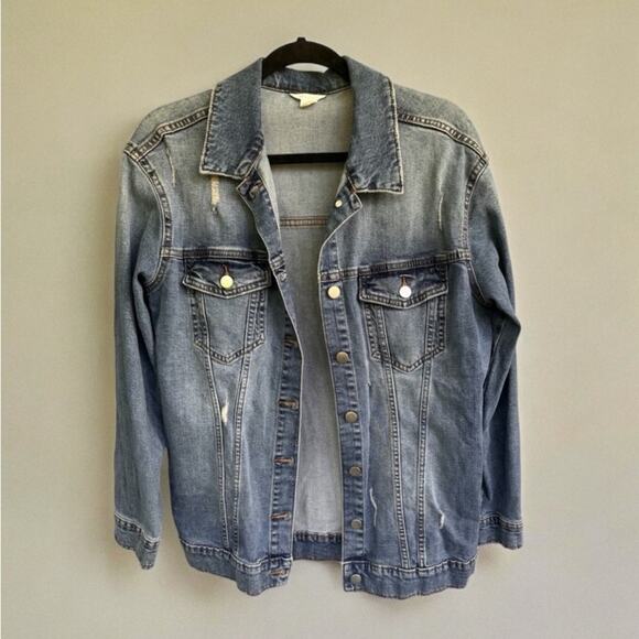 Oversized Women's Trucker Denim Jacket, size M - Picture 1 of 11